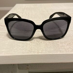 Peepers reader sunglasses 1.00
